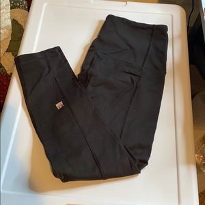 Vs black Capri legging